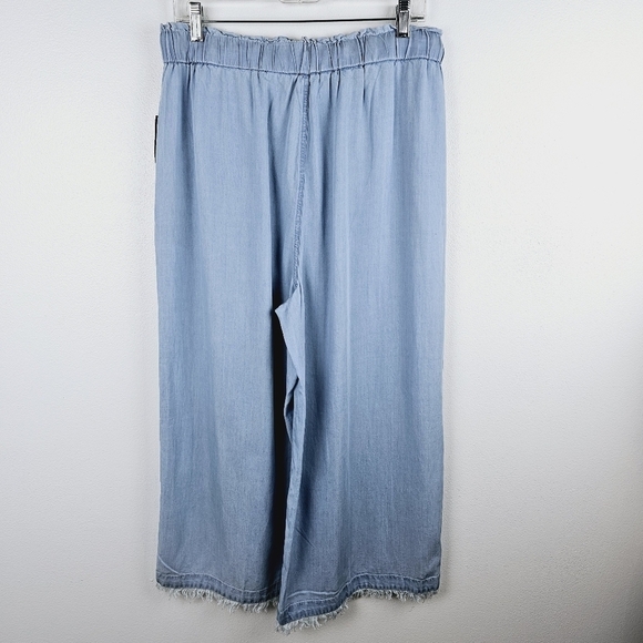 Zac & Rachel Blue Chambray Wide Leg Cropped Pants Capris NWT, size Large - Picture 2 of 8